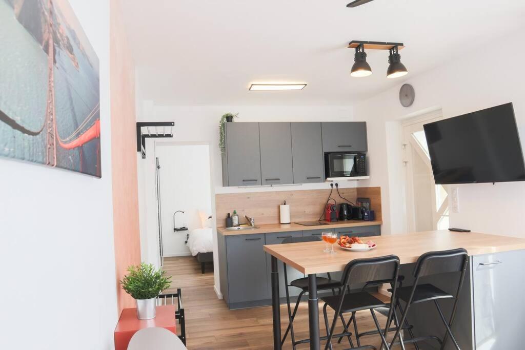 Appartement {Le Factory}, Proche Euroairport à Saint-Louis  Extérieur photo